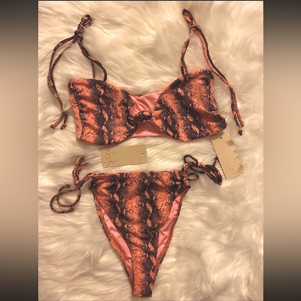 Dippin Daisy's Bikini Set NWT